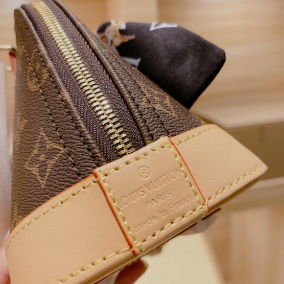 ✨🎉Absolute luxury💕Small Leather💖 - Picture 6 of 7